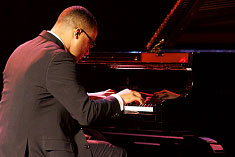 Gonzalo Rubalcaba BCK